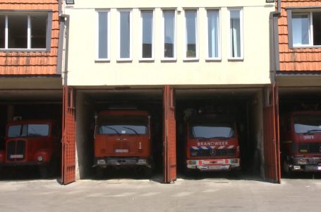 Ekipi i zjarrfikësve nga Gjakova i del në ndihmë Kukësit