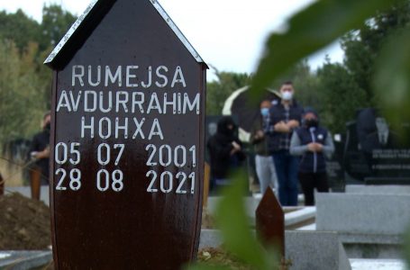 Varroset 20 vjeçarja Rumejsa Hoxha e cila vdiç nga Covid-19