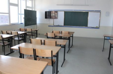 Qeveria: S’ka vendim për shtyrjen e mësimit