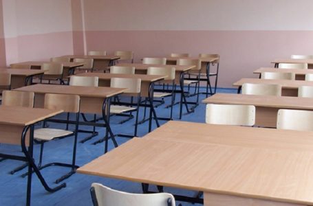 Prindërit kërkojnë që greva në arsimin fillor obligativ të ndalohet me ligj
