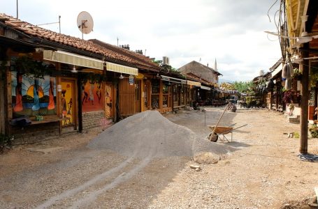 Punimet në Çarshinë e Vjetër po vazhdojnë pavarësisht urdhërit të MKRS-së për pezullim