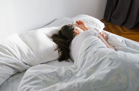 Provoni këto mënyra nëse doni t’ju zërë gjumi me lehtësi