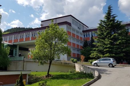 Rasti i foshnjës së vdekur në Spitalin e Pejës, shkarkohet shefi dhe kryeinfermierja e Repartit të Gjinekologjisë