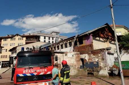 Digjet objekti te ish pazari i gjelbër