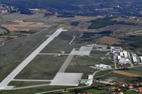 KFOR nis stërvitjet ushtarake në Aeroportin e Gjakovës