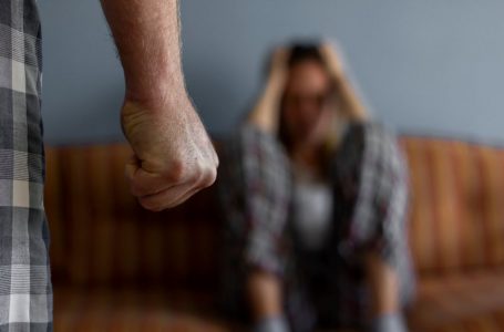 Raportohen pesë raste të dhunës në familje në 24 orët e fundit