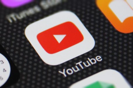 Njëzet vjet më vonë, YouTube po kthehet në rrënjët e veta