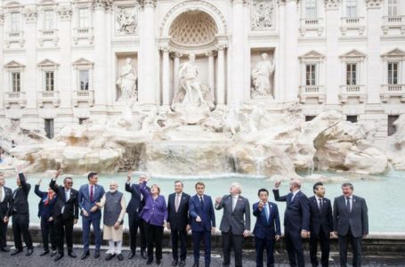 Nuk i shpëtuan legjendës, liderët e G20-së hedhin monedha në fontanën Di Trevi