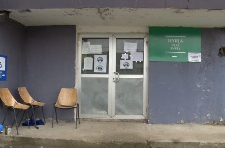 Qendra e vaksinimit “Fehmi Agani” ka mbyllur dyert gjatë vikendeve