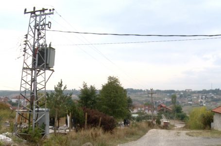 Banorët e fshatit Cërmjan kanë probleme me energjinë elektrike