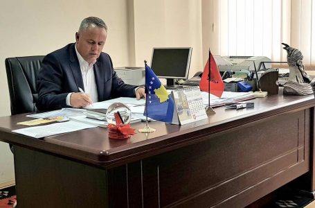 Vjen reagimi i parë i Agron Kuçit pas arrestimit të djalit për dyshime për dallavere me vota