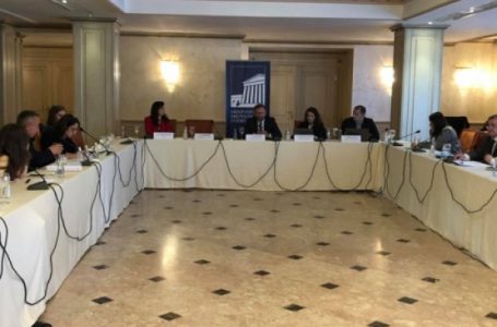 I nevojshëm ndryshimi i Ligjit për Shërbimin e Jashtëm, kritikohet ministrja Gërvalla