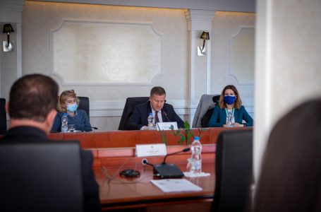 Szunyog ia prezanton raportin për Kosovën Komisionit Parlamentar për Integrime Evropiane