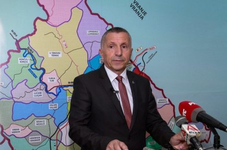Kamberi: Vuçiq po shtyp shqiptarët, s’mund të ketë “Open Balkan” pa Kosovën