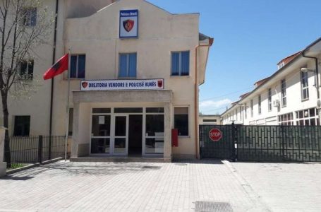 Kapet duke transportuar emigrantë të paligjshëm në Kosovë, arrestohet 19 vjeçari në Kukës