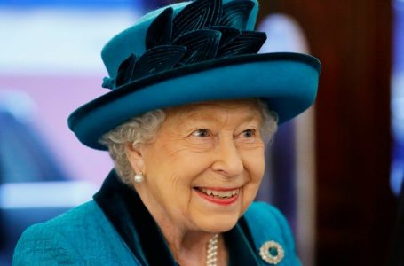 Mbretëresha Elizabeth refuzon çmimin për të moshuarit