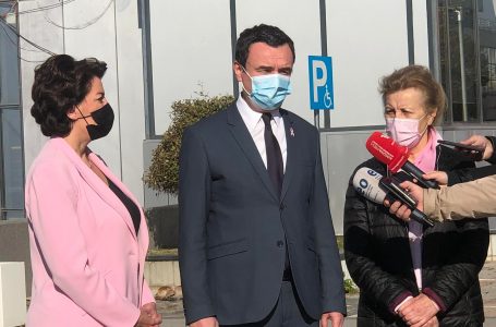 Përmbyllet muaji i ndërgjegjësimit për kancerin e gjirit