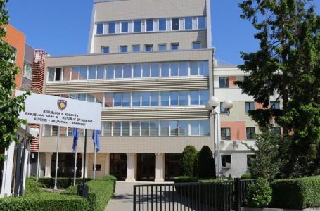 Sot mblidhen tri komisione parlamentare