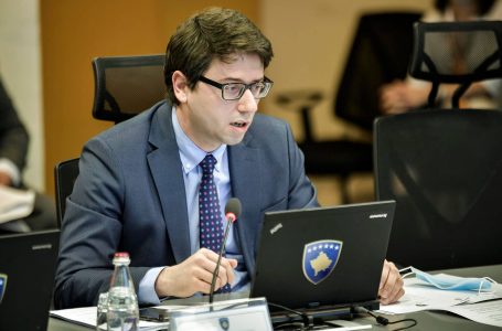 Murati: Në RTK janë rreth 100 punëtorë që kanë pagë më të lartë se një ministër