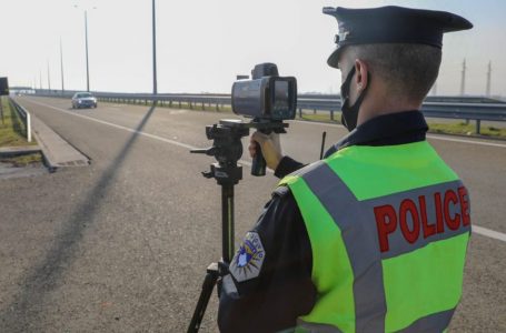 Mbi 5 mijë e 500 shoferëve u është ndaluar drejtimi i automjeteve, prej janarit deri në shtator