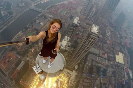 Rreth 400 persona kanë ndërruar jetë duke u munduar të bëjnë një ‘Selfie’