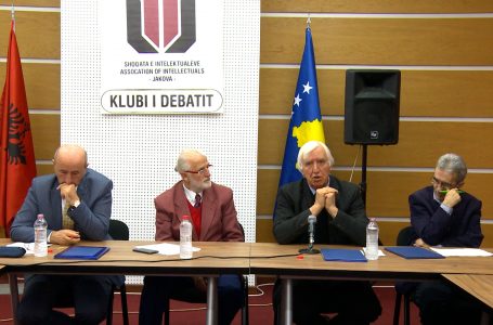 Në Gjakovë diskutohet për dialogun Kosovë-Serbi