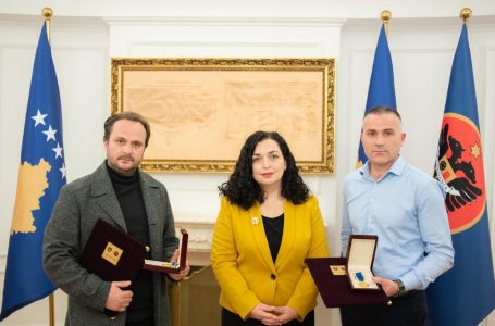 Bekim Kastrati dhe Besim Dajaku dekorohen me urdhrin “Hasan Prishtina”