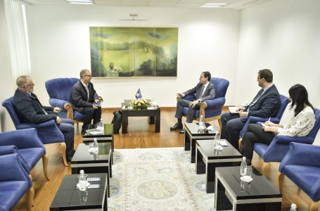 Kurti takohet me Hukollin, flasin për thellimin e bashkëpunimit