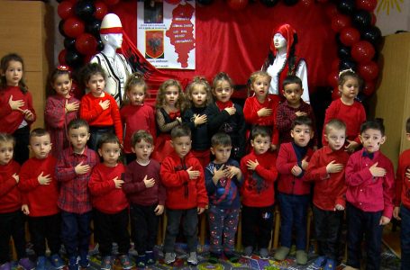 Festa e 28 nëntorit në kopshtin e fëmijëve “Ganimete Tërbeshi”