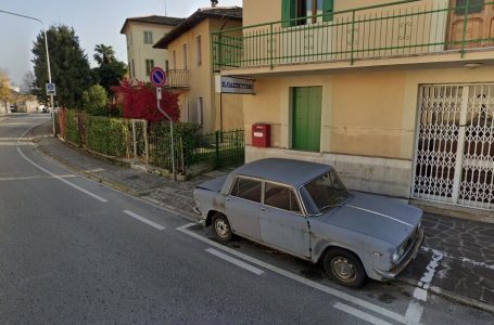 E parkuar në të njëjtin vend që 47 vite, makina kthehet në destinacion turistik