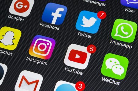 Facebook i prin listës si rrjeti social më i popullarizuar në botë