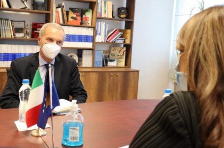 Haxhiu takon ambasadorin e ri italian, Antonello De Riu