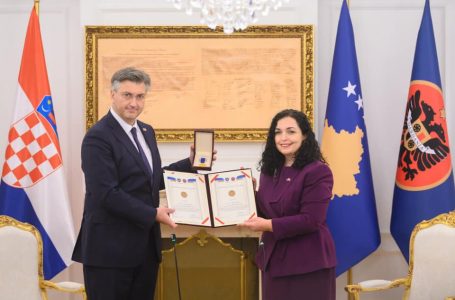 ​Osmani dekoron me Medaljen Presidenciale “Shën Tereza”, kryeministrin kroat Andrej Plenkoviq