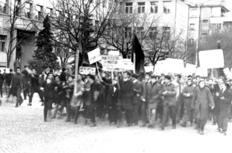 Kosova para 53 viteve, 28 nëntori festohej edhe në demonstrata