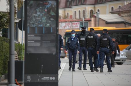 ​Dy zyrtarë policorë suspendohen për përfshirje në aktivitete e komente politike