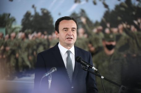 Kurti, ushtarëve të FSK-së: Ju jeni vazhdimësi e UÇK-së