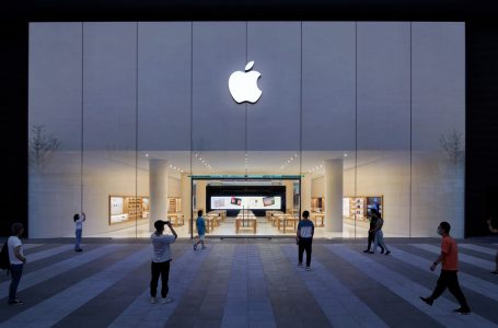 Apple bëhet kompania e parë në botë me vlerë tre trilionëshe