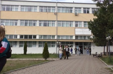 Në Universitetin e Gjakovës prijnë kandidatet femra në konkursin për bursa nga Ministria e Arsimit