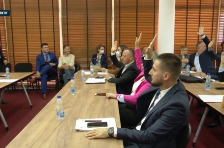 Mosvotimi i buxhetit mund të sjellë kaos ekonomik