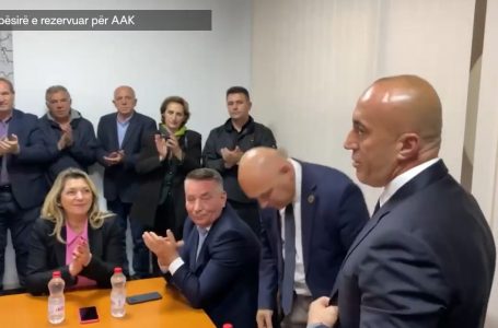 Kryetari i AAK-së Ramush Haradinaj ishte në Gjakovë në përkrahje të kandidatit Gjini