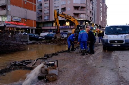 Dëmtohet sërish gypi në rrugën “Skënderbeu” në Gjakovë