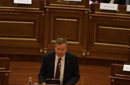 Szunyog: Duhet të arrihet një marrëveshje ligjërisht obliguese mes Kosovës dhe Serbisë
