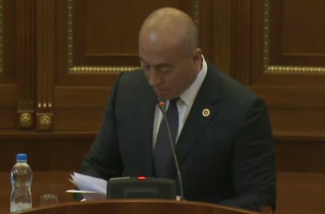 Haradinaj kërkon nga deputetët përkrahje për shkarkimin e Qeverisë