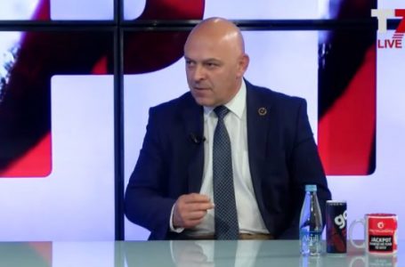 Kusari-Lila akuzoi AAK-në për vjedhje të naftës në QMF-të, Gjini thotë se këso akuza bën vetëm një “person i shkalluar”