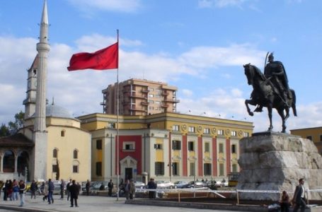Shqipëria miraton vendimin që shtetasit e Kosovës të pajisen me lejeqëndrim me një aplikim të thjeshtë