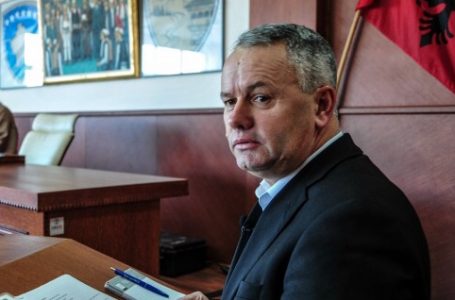 Kuçi jep dorëheqje nga posti i kryetarit të Degës së AAK-së në Junik