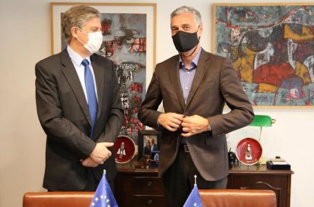 Lumezi takohet me Wigemark, diskutojnë për sundimin e ligjit në Kosovë
