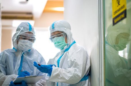 Kina i përgjigjet CIA-s: E pamundur që Covid-19 të ketë dalë nga laboratori
