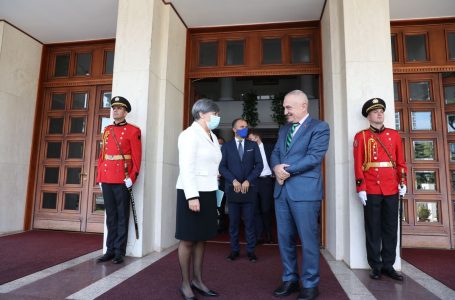 Meta takon Santos: Të liberalizohen sa më parë vizat për Kosovën