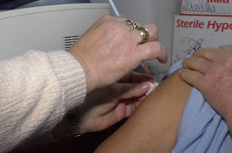 Çdo ditë dhjetëra persona mbi 60 vjeç marrin dozën e tretë në Vlorë